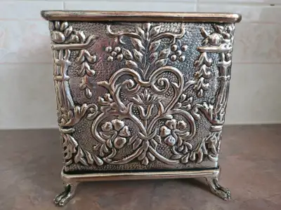 Silver caddy/box/planter, View more