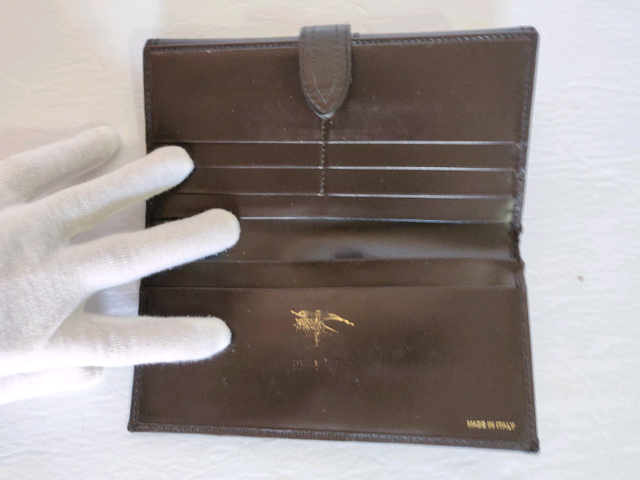 Burberry Long Wallet Card Coin Purse Novacheck in Women's - Bags & Wallets in Hamilton - Image 4