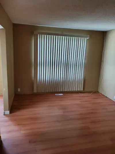 Fourplex townhouse for $1500 / monthly rent .