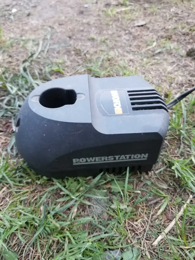 18v weed eater in Lawnmowers & Leaf Blowers in Napanee - Image 4