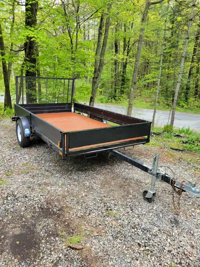 2009 SNOWBEAR UTILITY TRAILER MODEL 100 , 5' wide , 10 ' long ,new plywood on top of steel on bed ,...