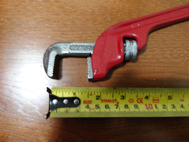 Vintage Ridgid Mini Pipe Wrench in Hand Tools in Abbotsford - Image 2