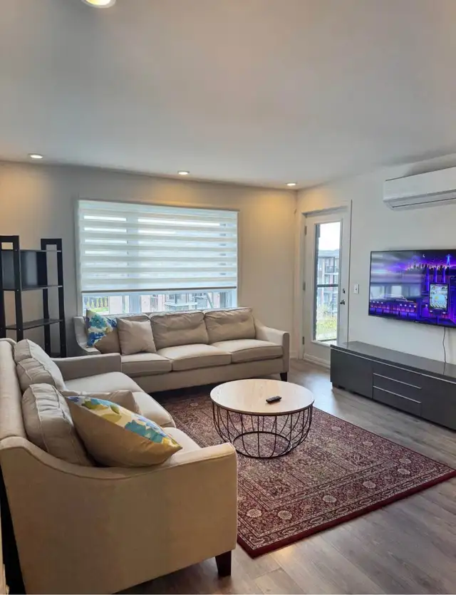 4 1/2 Top-Floor Unit in La Prairie — 2 Bedrooms, Balcony, 2 Parking Spaces, $1,700