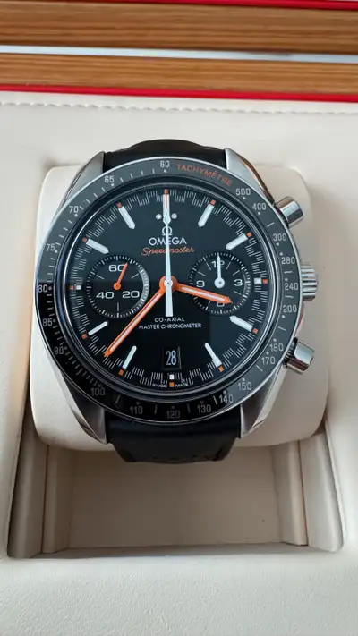 Reference 329.32.44.51.01.001 Case size 44,25MM Retail $12,600+tax Great condition with minimal sign...