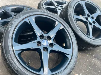 Ford Escape OEM 18” Aluminum rims Factory black- Onyx black? Has minimal curb rash. Rims are 18”x 8....