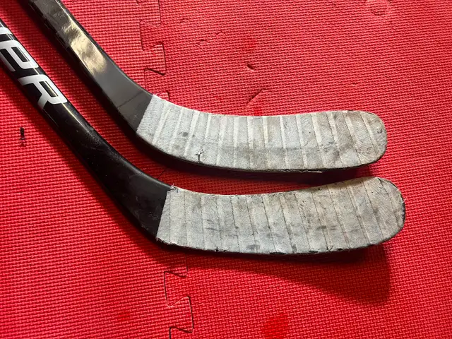 Hockey Sticks. Senior Left handed Bauer and Pro Blackout in Hockey in Sudbury - Image 6