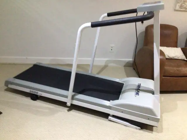 Trimline 3500 Treadmill in Exercise Equipment in Ottawa - Image 2