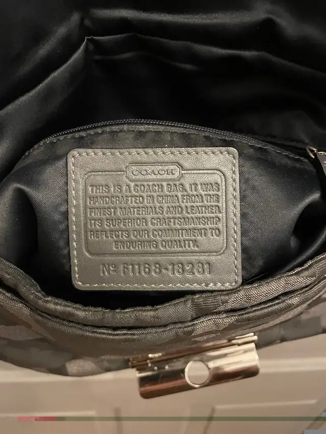 Coach purse with strap  in Women's - Bags & Wallets in Barrie - Image 7