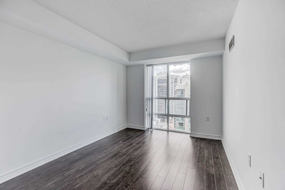 Prime Yonge & Finch Location – Furnished 1-Bedroom Condo 4