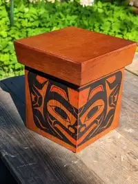 Fine Vintage Clarence Wells West Coast Haida Cedar 'Bear' Box!