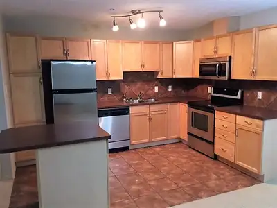 Spacious 2 Bed 2 Bath Apartment in SW with Air Conditioning!