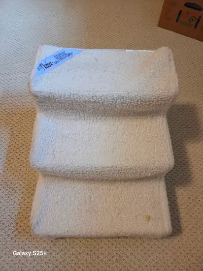 Pet steps." l x 14.5" w x 12" h. (45.7 cm l x 36.8 cm w x 30.5 cm h). Fabric covered.
