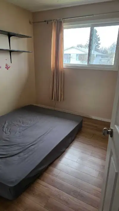 Room for Rent – Available May 1st Private room available in Cranbrook starting May 1st. Rent is $600...