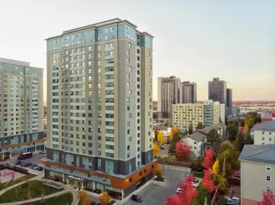 Room for Rent, 208 Sunview St, Unit 901 – Steps from UW & WLU