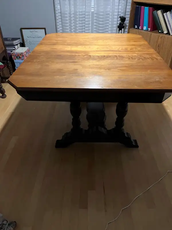 Antique Dining room set in Dining Tables & Sets in Moncton - Image 4