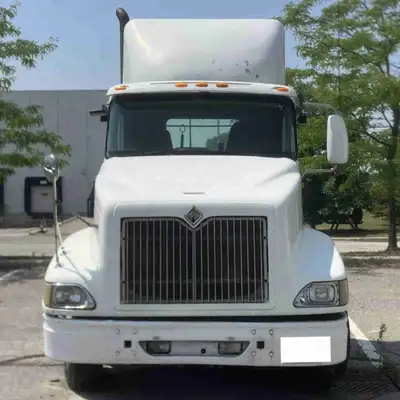 2004 International 9200i Day Cab | Fully Maintained | Great Condition 400HP Cummins Diesel Engine 12...