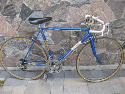 Fleetwing road bike, View more