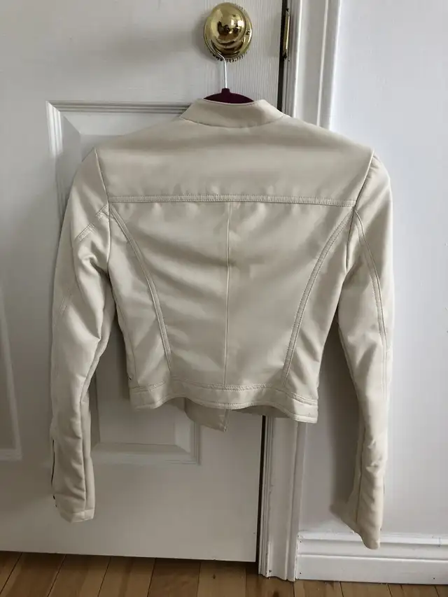 Vegan leather jacket in Women's - Tops & Outerwear in City of Halifax - Image 4