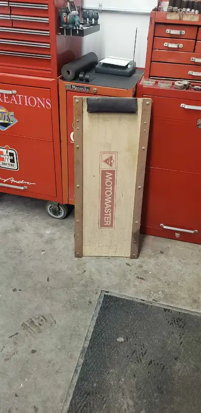 Motormaster floor creeper