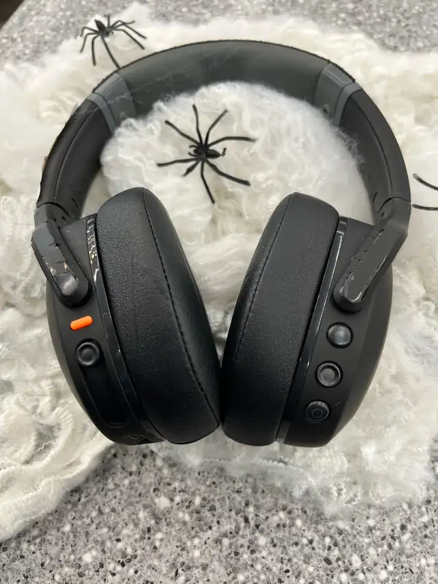 Skullcandy Crusher Evo Gen 1 Bluetooth Headphones in Headphones in City of Toronto - Image 4