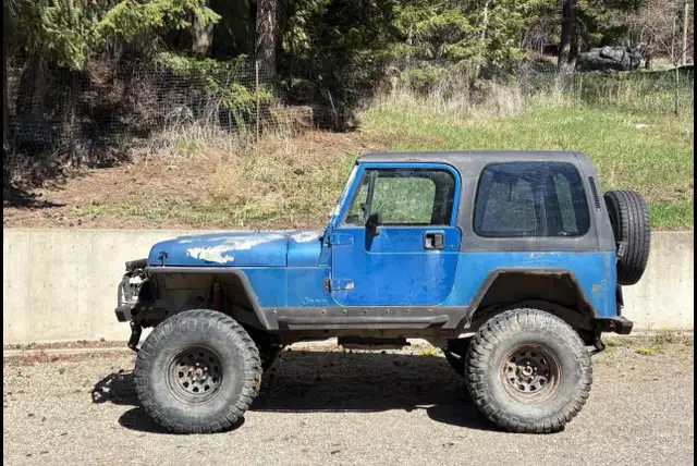 1989 Jeep Wrangler in Cars & Trucks in 100 Mile House - Image 5