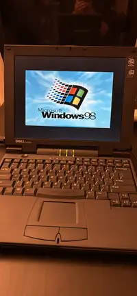 Dell Latitude Pentium MMX Win98 Vintage Retro Laptop Working!