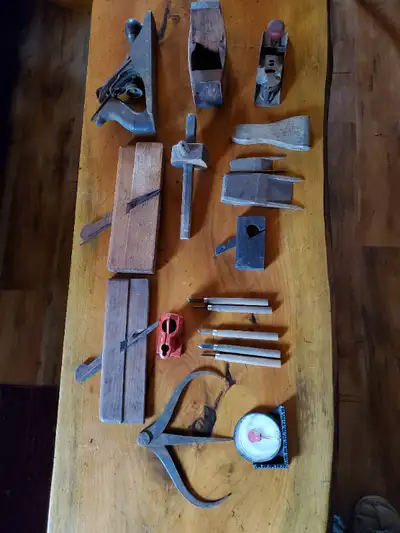 Woodworking Tools Lot of Vintage and Antique Lot of antique and woodworking tools. Some need a clean...