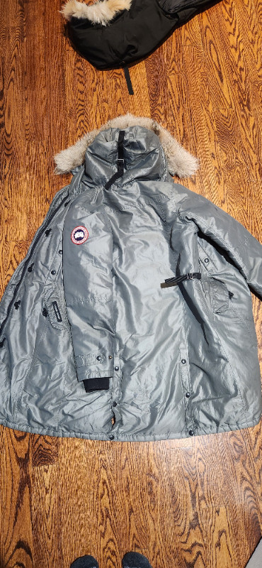 Silver Canada Goose Kensington Womens S in Women's - Tops & Outerwear in City of Toronto - Image 2