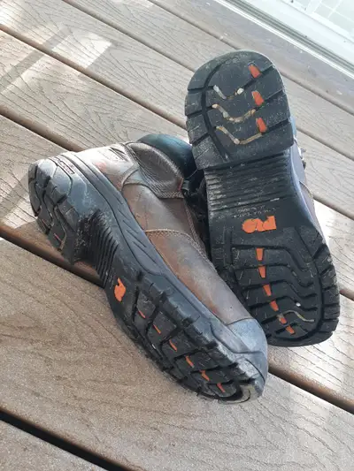 Timberland pro CSA appoved work boots. Steel toe, anti slip, etc. Size men's 9.5 w Will deliver to r...