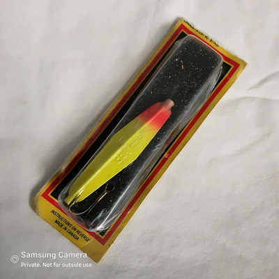Made in Canada. Vintage stock. Never opened complete setup with hook. Box tab torn at top. Item in t...