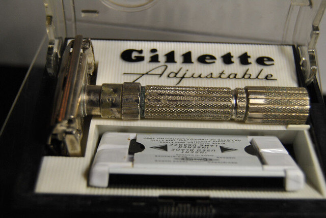 Vintage Gillette Adjustable Safety Razor 1-9 Fat Boy w/ Case USA in Arts & Collectibles in Vancouver - Image 2
