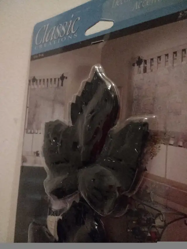 Decorative Curtain Bracket Accents in Home Décor & Accents in Ottawa - Image 3