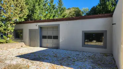 Commercial, Industrial, Warehouse space for Rent. Near Downtown Acton Lots of Parking 1800 Sq Ft nic...