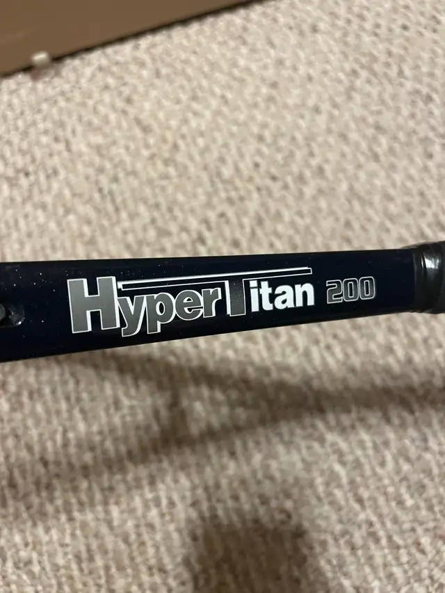 WaveX Hyper Titan 200 Tennis racquet in Tennis & Racquet in Belleville - Image 3