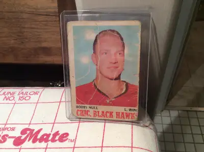 1970 TOPPS BOBBY HULL CARD # 15 - ORIGINAL OWNER - Original 6 team NHL - $10.00 - Shipping available...