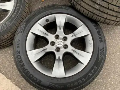 Set of 4 toyota sienna original rims with All Season Tires good condition rims and tires DOT 2023 th...