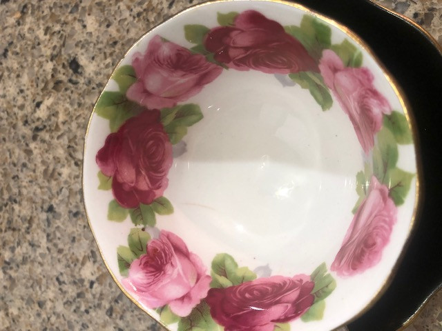 Royal albert bone china tea cup black with floral in Arts & Collectibles in Markham / York Region - Image 4