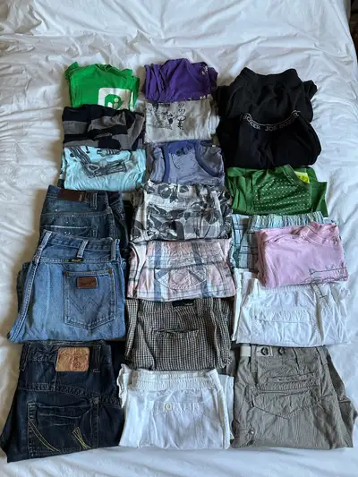 20$ pour le Lot vêtements Homme Mixed Clothing Bundle, View more