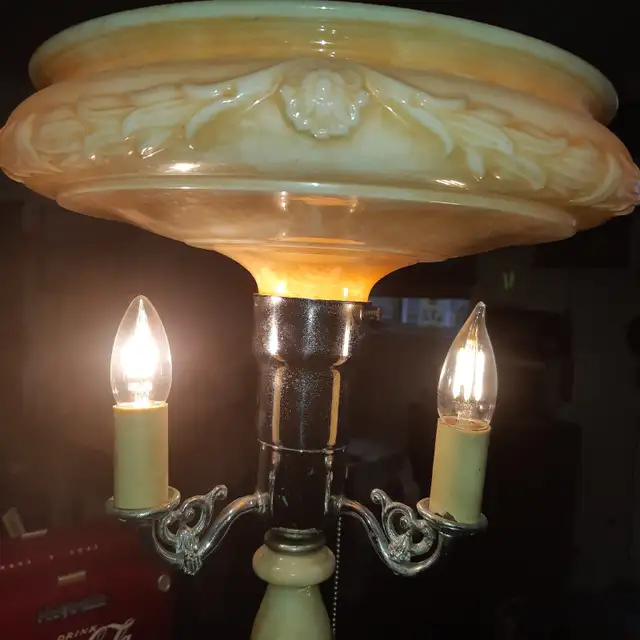 Antique lamp in Arts & Collectibles in Barrie - Image 3