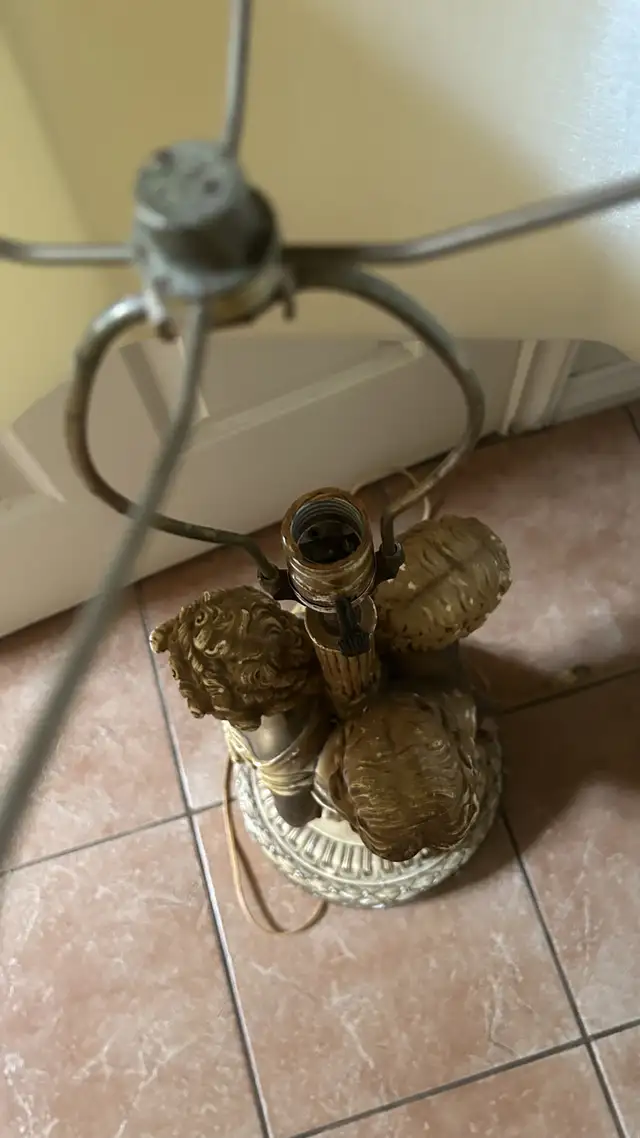 Vintage Lamp in Indoor Lighting & Fans in Hamilton - Image 6