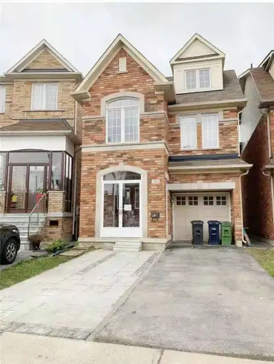 Scarborough: one spacious, bright, fully furnished private room on the second floor for rent in 4 be...