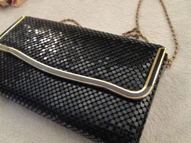 As New - Woman's Purse/Handbag in Women's - Bags & Wallets in City of Toronto - Image 4