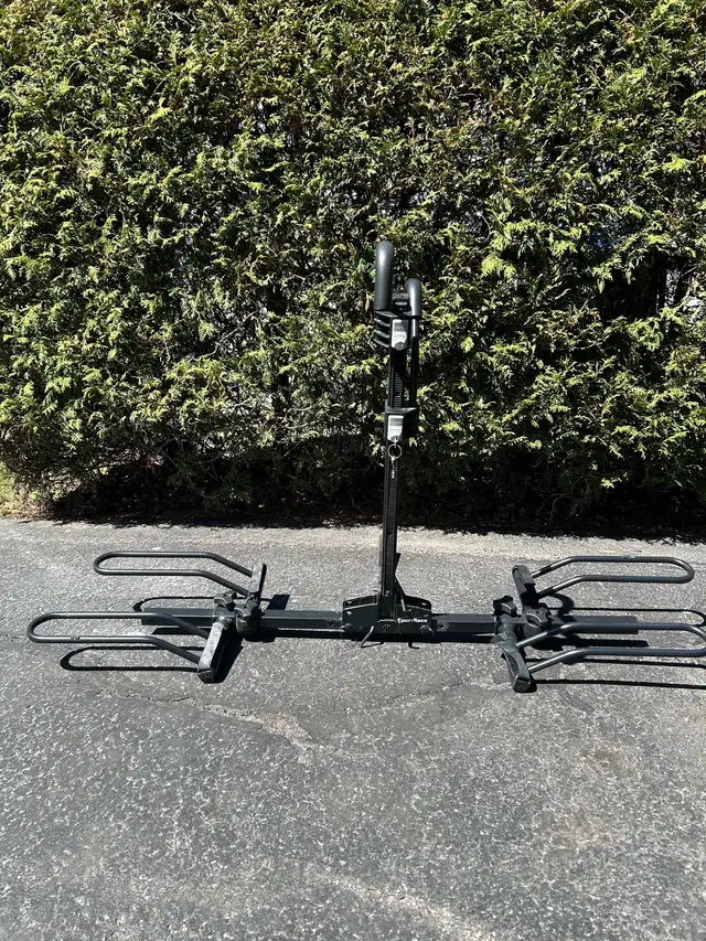 Support ou rack pour  2 vélos 130$ nég. in Sports Teams in Laval / North Shore - Image 2