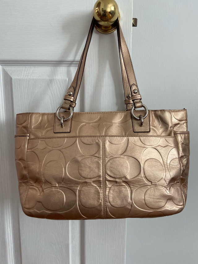 Authentic Coach purse used  in Women's - Bags & Wallets in Markham / York Region
