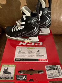 CCM Hockey Skates - Youth 13D