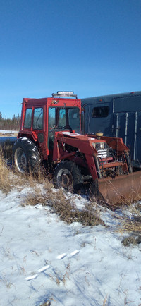 453 DT 4x4 universal tractor