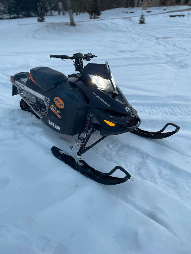 Ski Doo 600 in Snowmobiles in Kawartha Lakes