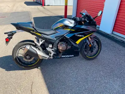 2022 Honda CBR500R sport bike. Immaculate, basically brand new. 6519KM. Selling for my son because h...