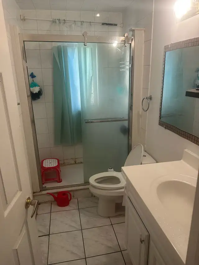 Room for Rent in Room Rentals & Roommates in Mississauga / Peel Region - Image 7