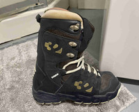 SNOWBOARD BOOTS, THIRTYTWO 